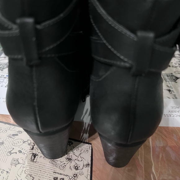 Selling boots size 6.5W Naturalizer black charcoal - Picture 4 of 9